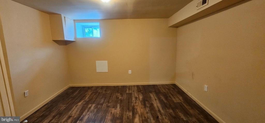 2548 Oswego Avenue - Photo 20