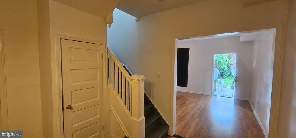 2548 Oswego Avenue - Photo 9