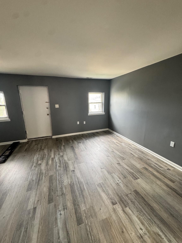 914 N Fulton Avenue - Photo 4