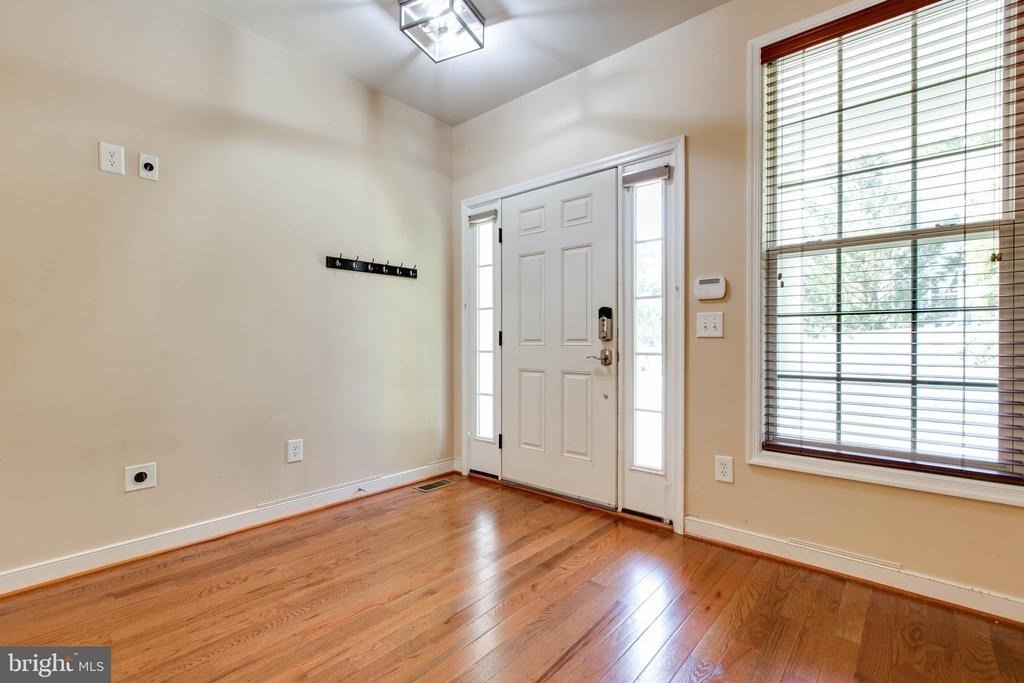 130 Pineview Avenue - Photo 4