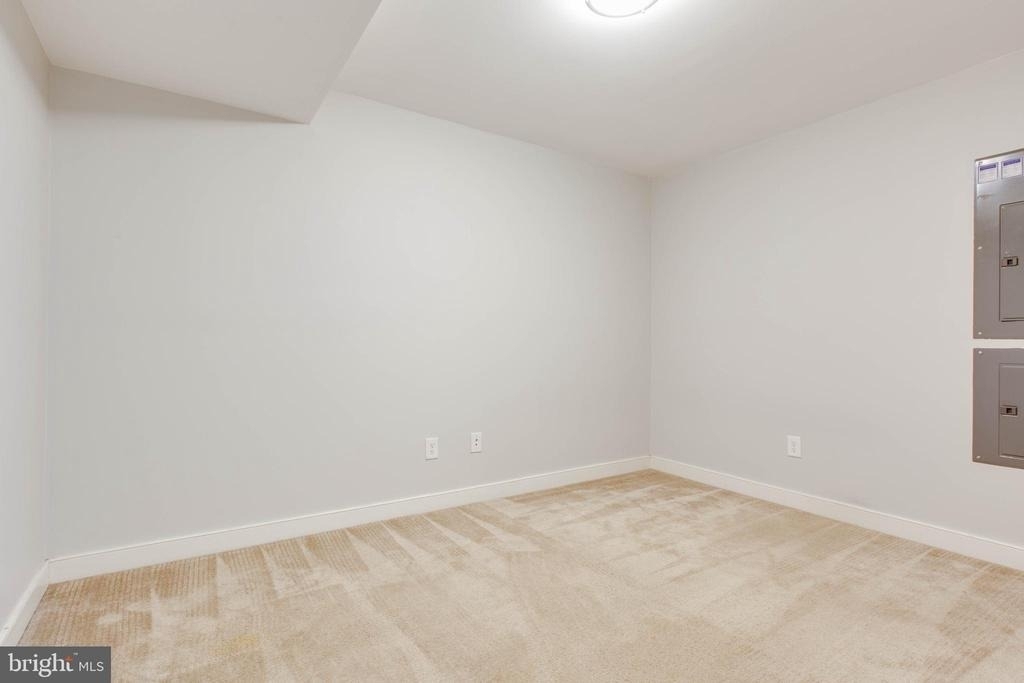 130 Pineview Avenue - Photo 35