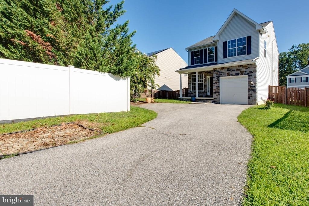 130 Pineview Avenue - Photo 2