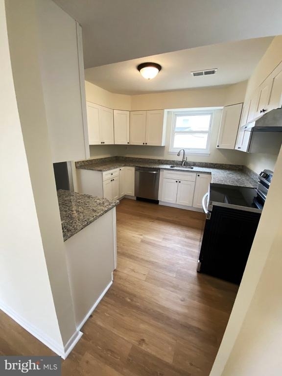 7707 Queens Road - Photo 13