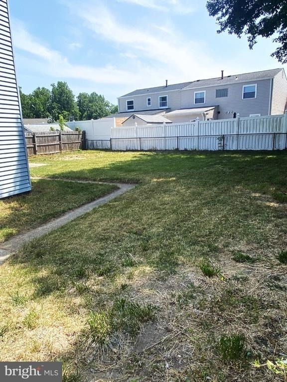 7707 Queens Road - Photo 2