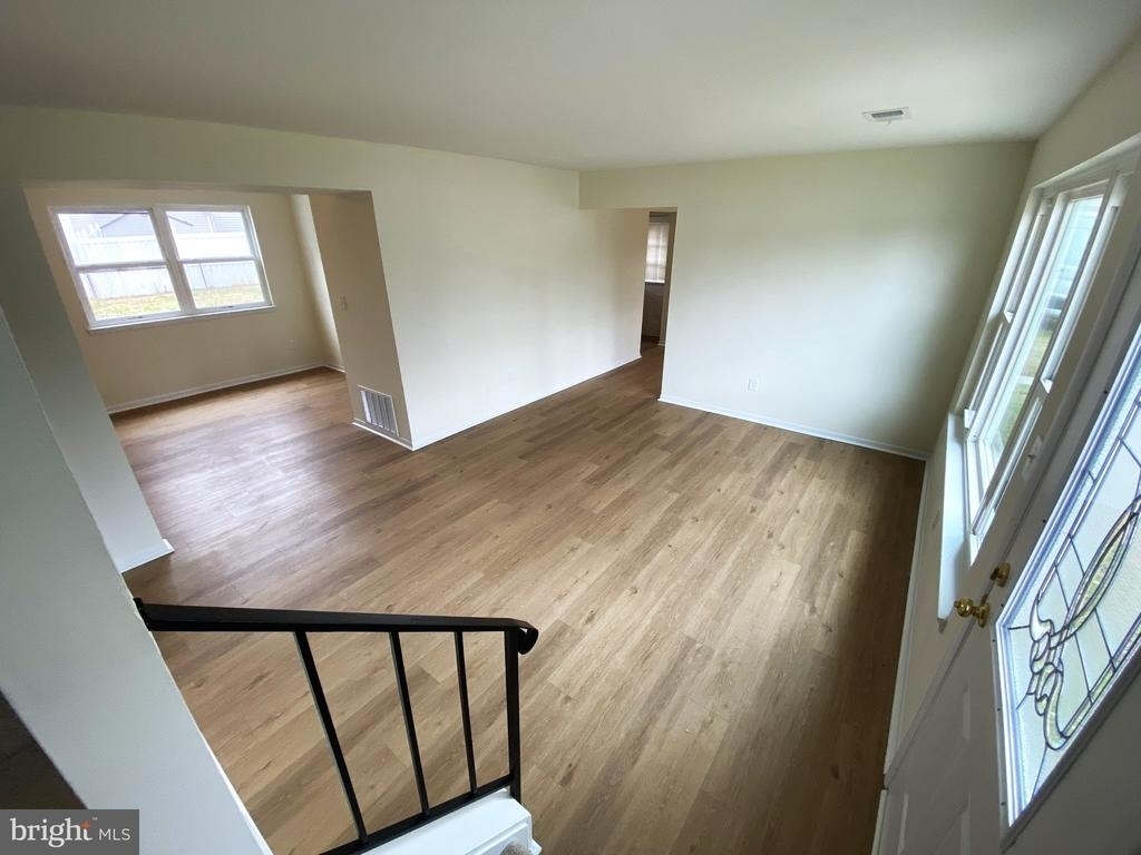 7707 Queens Road - Photo 3