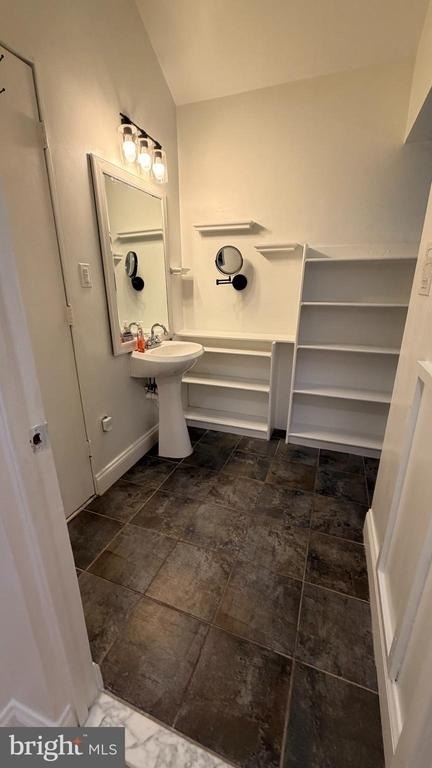 229 Maryland Avenue - Photo 22