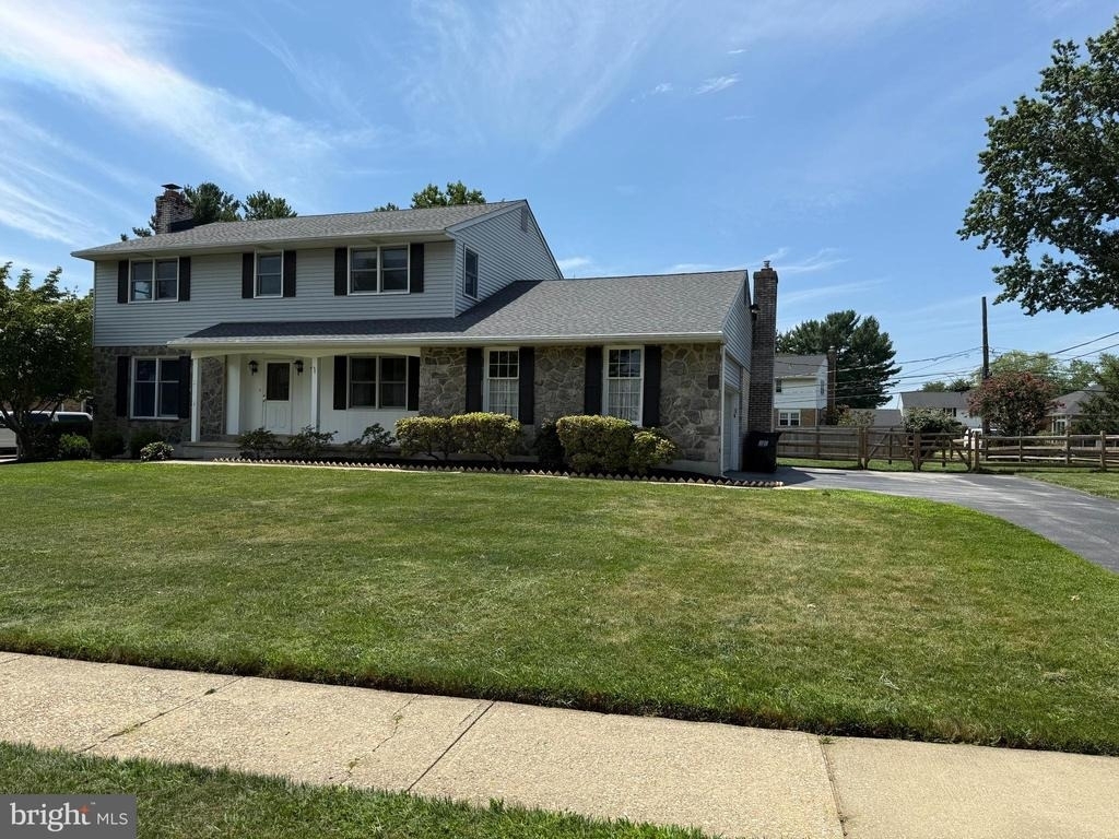 2412 Manet Road - Photo 0