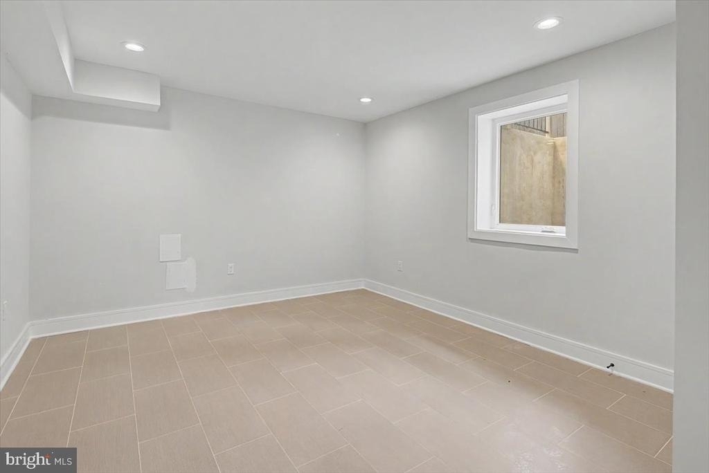 2902 Vista Street Ne - Photo 78