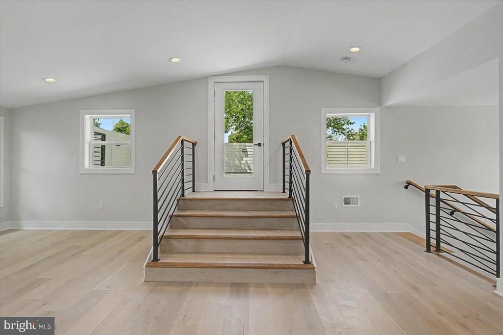 2902 Vista Street Ne - Photo 66