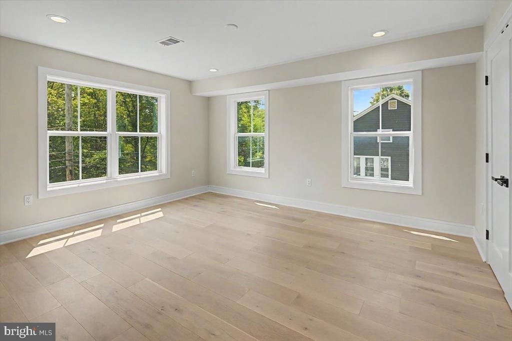 2902 Vista Street Ne - Photo 54