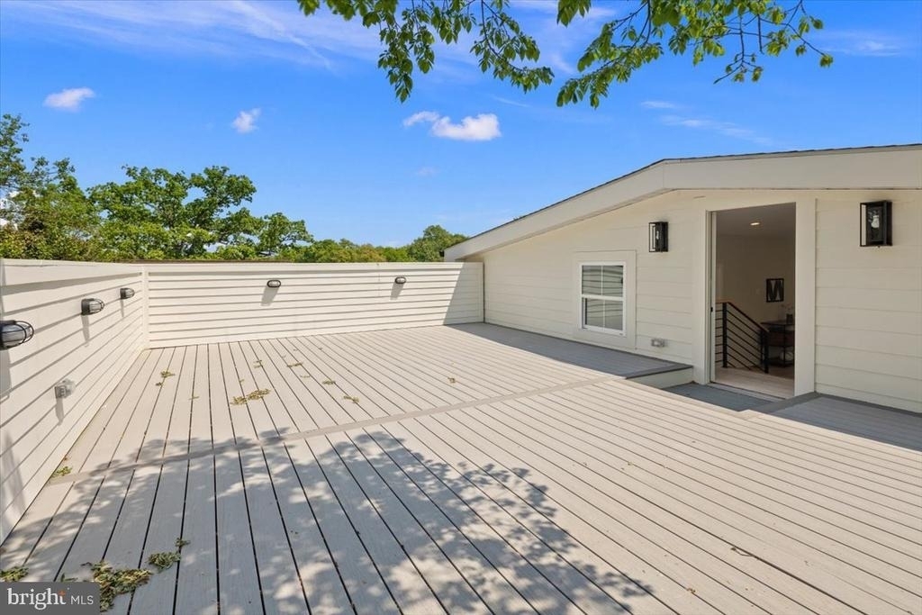 2902 Vista Street Ne - Photo 5