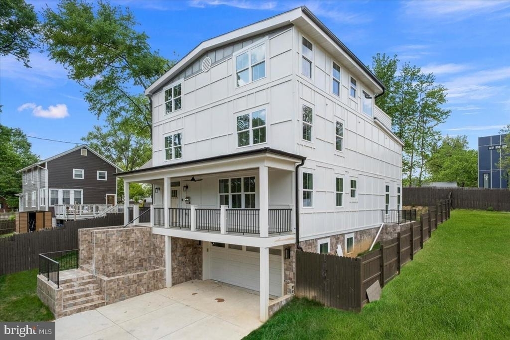 2902 Vista Street Ne - Photo 8