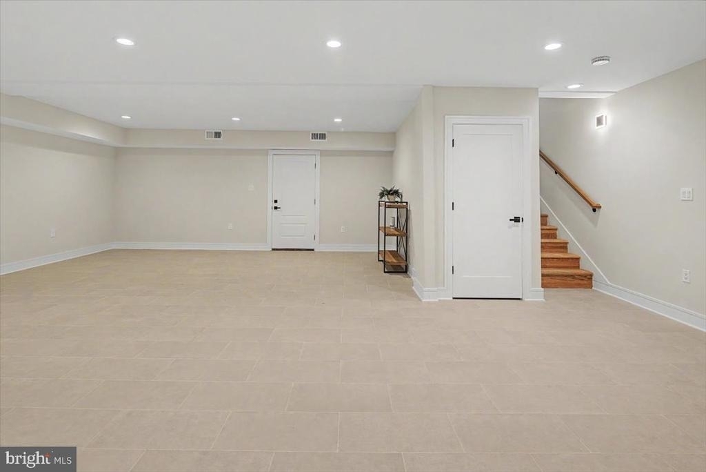 2902 Vista Street Ne - Photo 77