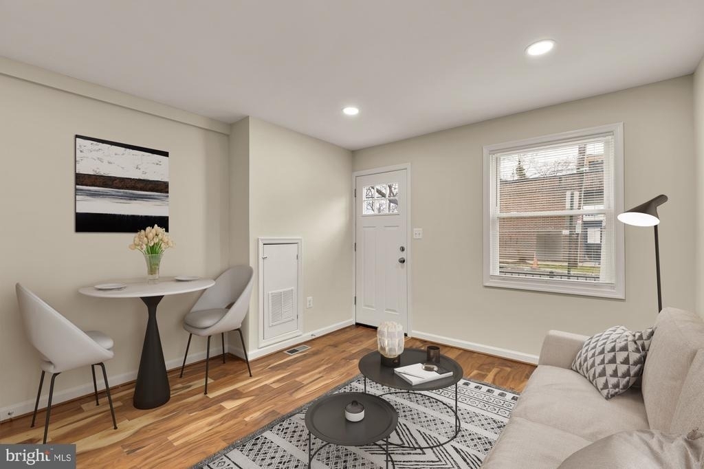 4131 Hunt Place Ne - Photo 3