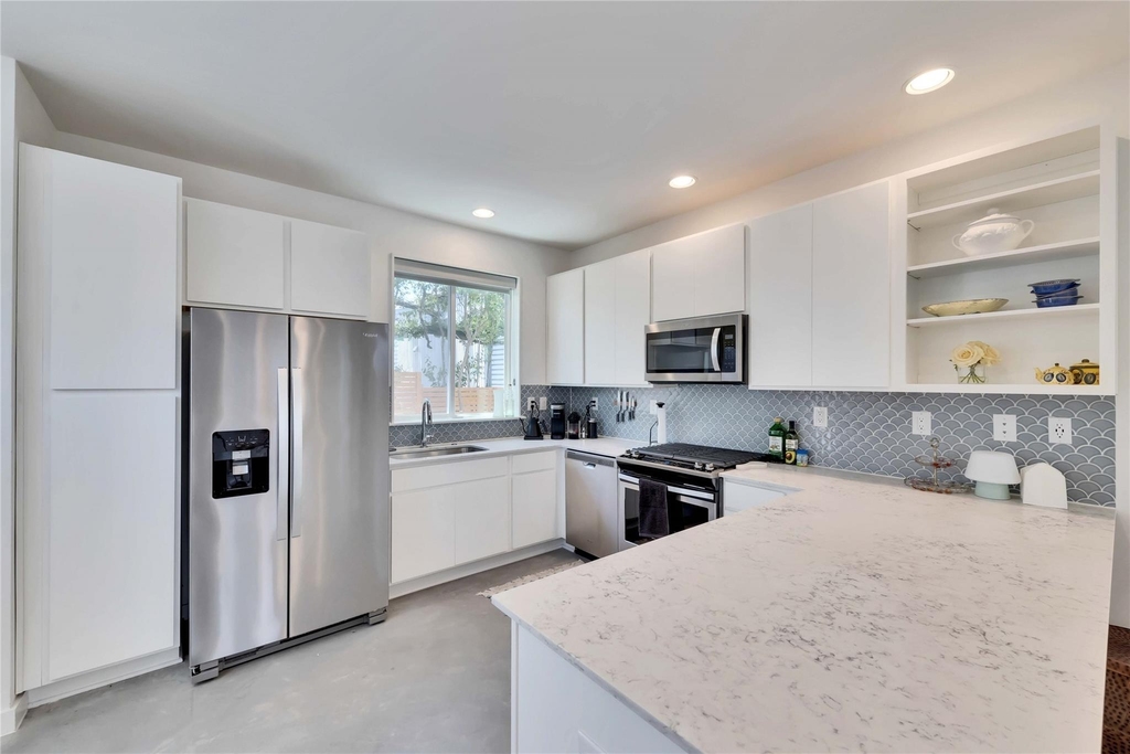 814 N Bluff Dr - Photo 8