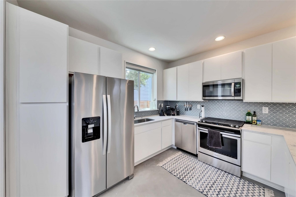 814 N Bluff Dr - Photo 9
