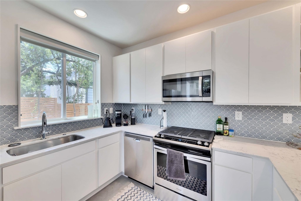 814 N Bluff Dr - Photo 10