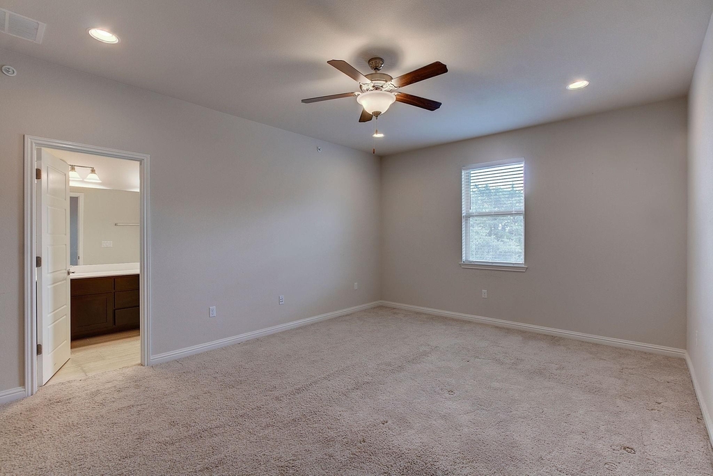 13800 Lyndhurst St - Photo 15