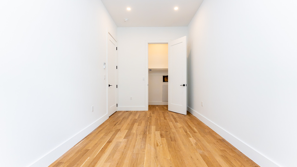 422 1/2 Gates Ave - Photo 12