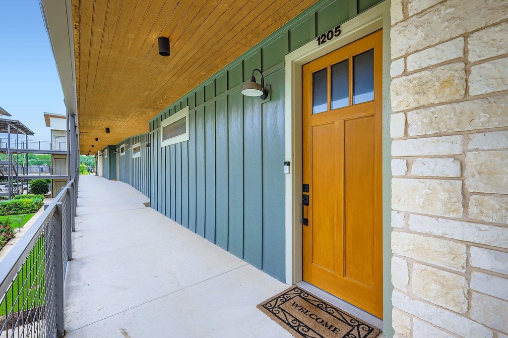 4704 Sunset Trl - Photo 2