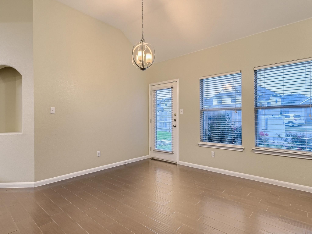 2858 Southampton Way - Photo 8