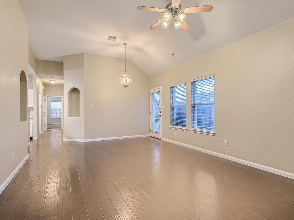 2858 Southampton Way - Photo 1