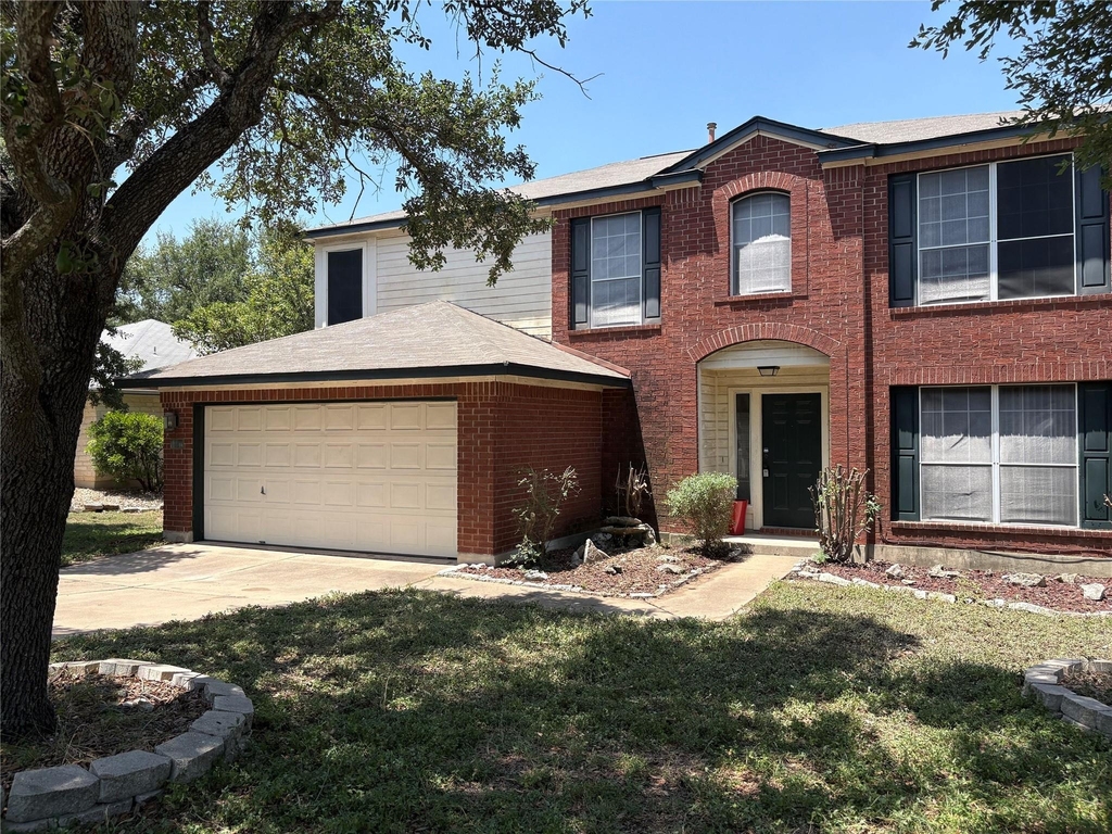 1101 Wood Creek Dr - Photo 2