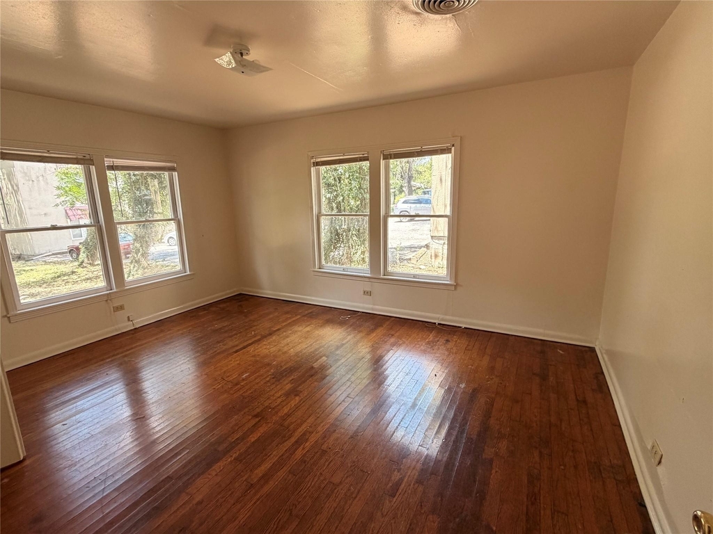 1019 Chestnut St - Photo 9
