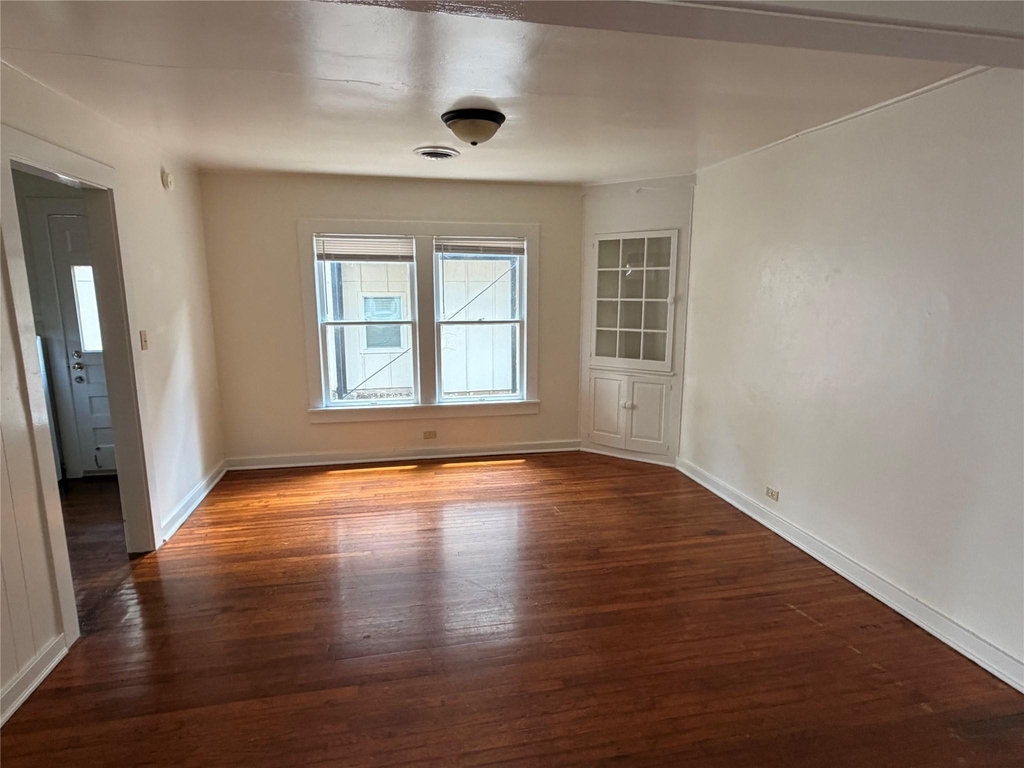 1019 Chestnut St - Photo 2
