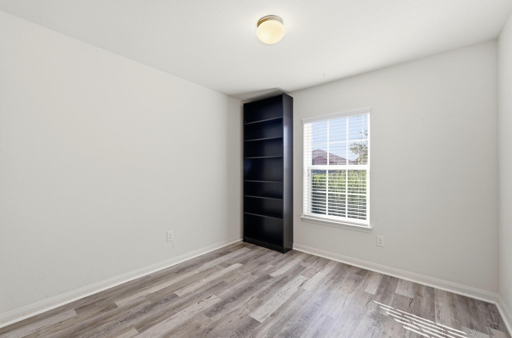 1216 Violet Ln - Photo 16