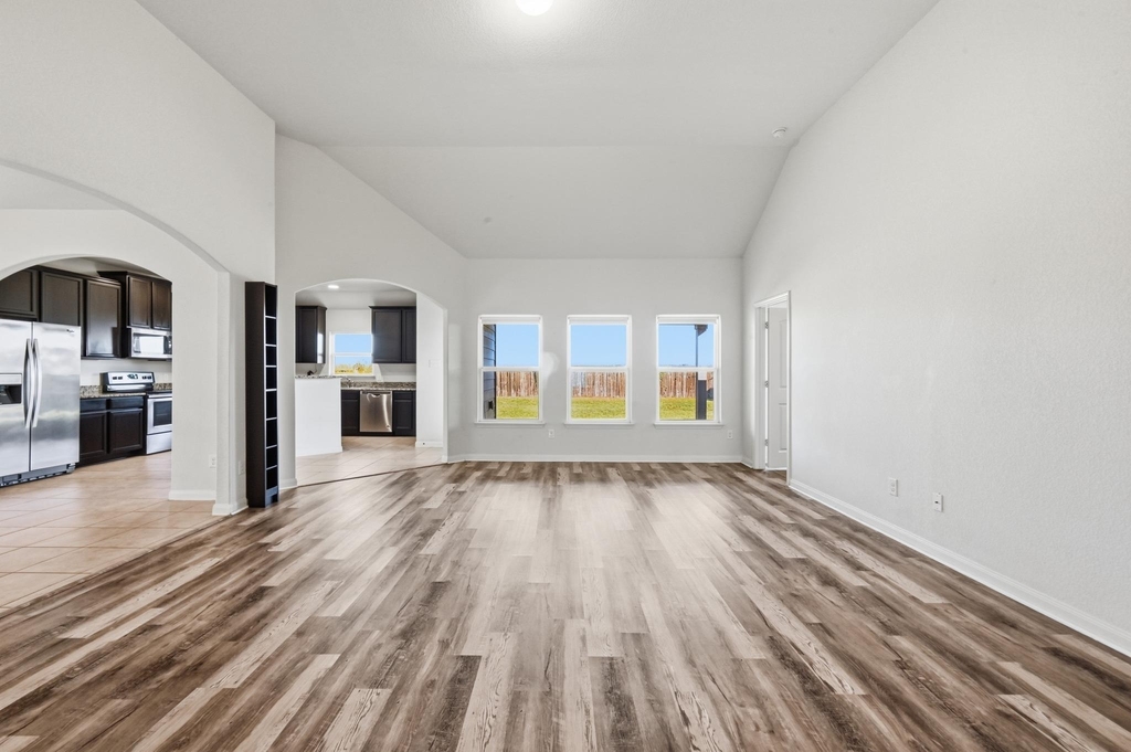 1216 Violet Ln - Photo 2