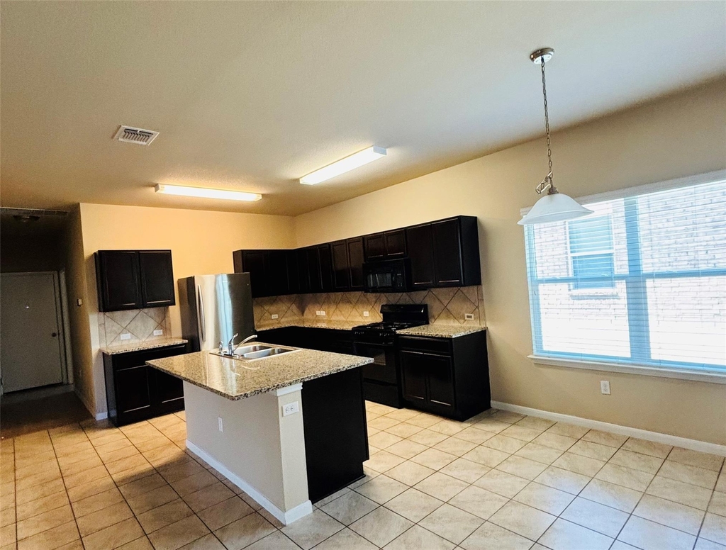 1602 Atlas Rd - Photo 5