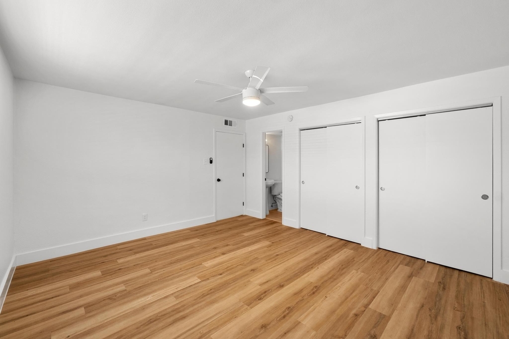 7929 Gault St - Photo 7