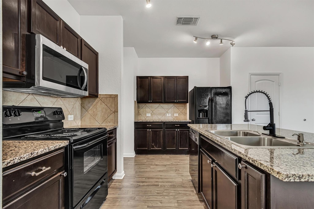 12304 Jamie Dr - Photo 5