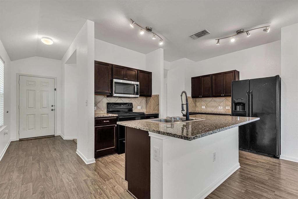 12304 Jamie Dr - Photo 4