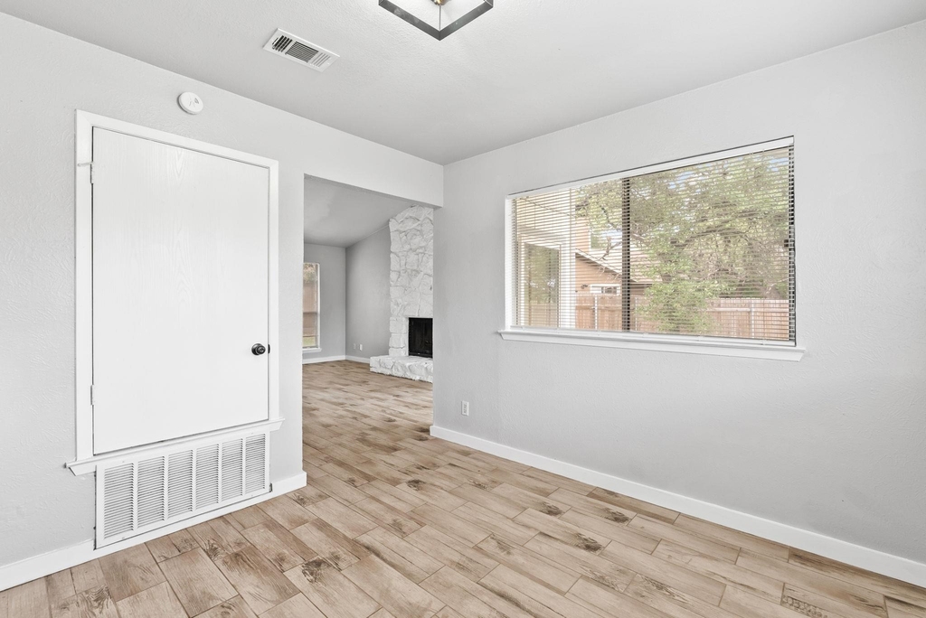 7505 Saint Amant Pl - Photo 8