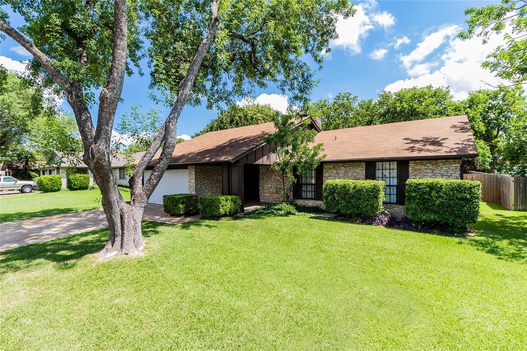 906 Red Cliff Dr - Photo 1