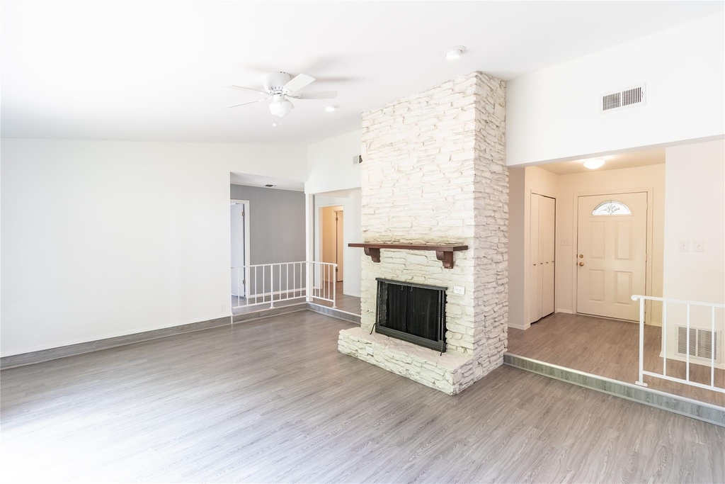 906 Red Cliff Dr - Photo 4