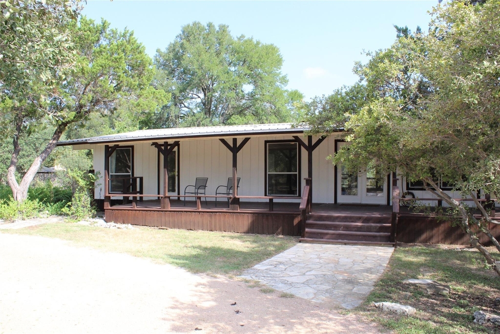 630 Hillsedge Rd - Photo 1