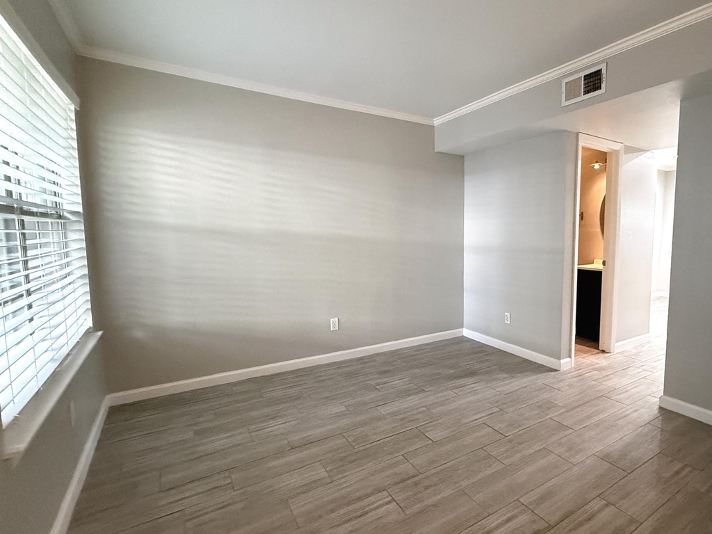2101 Polaris Ave - Photo 4
