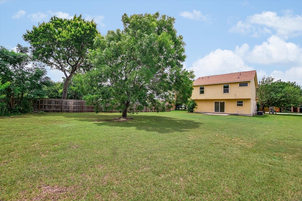 716 Honeysuckle Dr - Photo 18