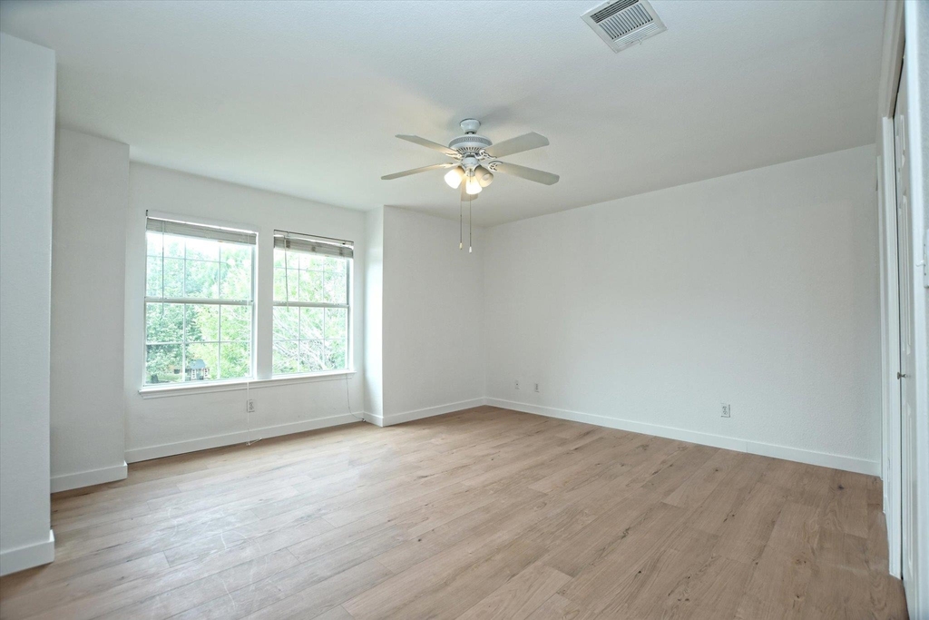 716 Honeysuckle Dr - Photo 9