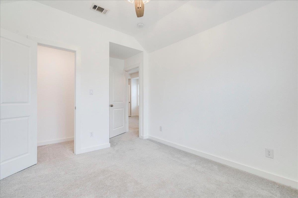 8008 Prairie Rye Dr - Photo 14