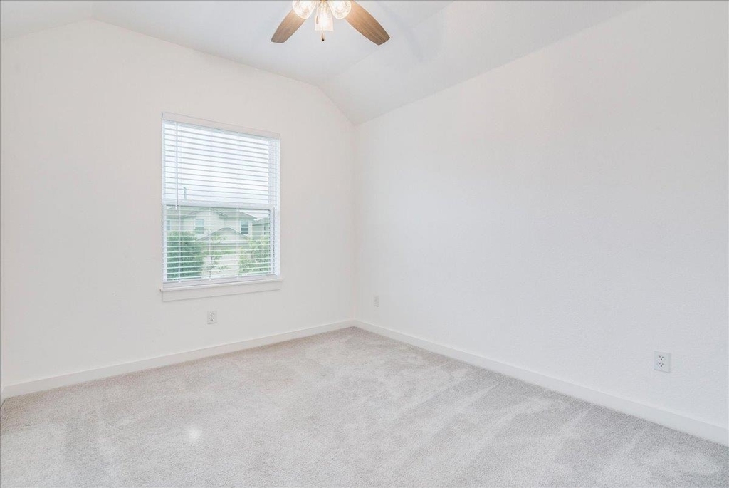 8008 Prairie Rye Dr - Photo 13