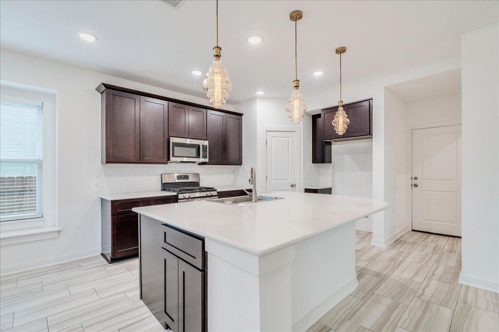 8008 Prairie Rye Dr - Photo 3