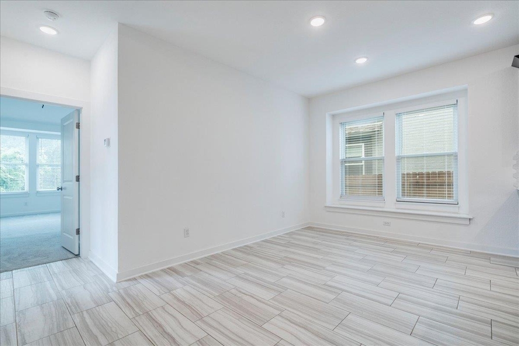 8008 Prairie Rye Dr - Photo 23