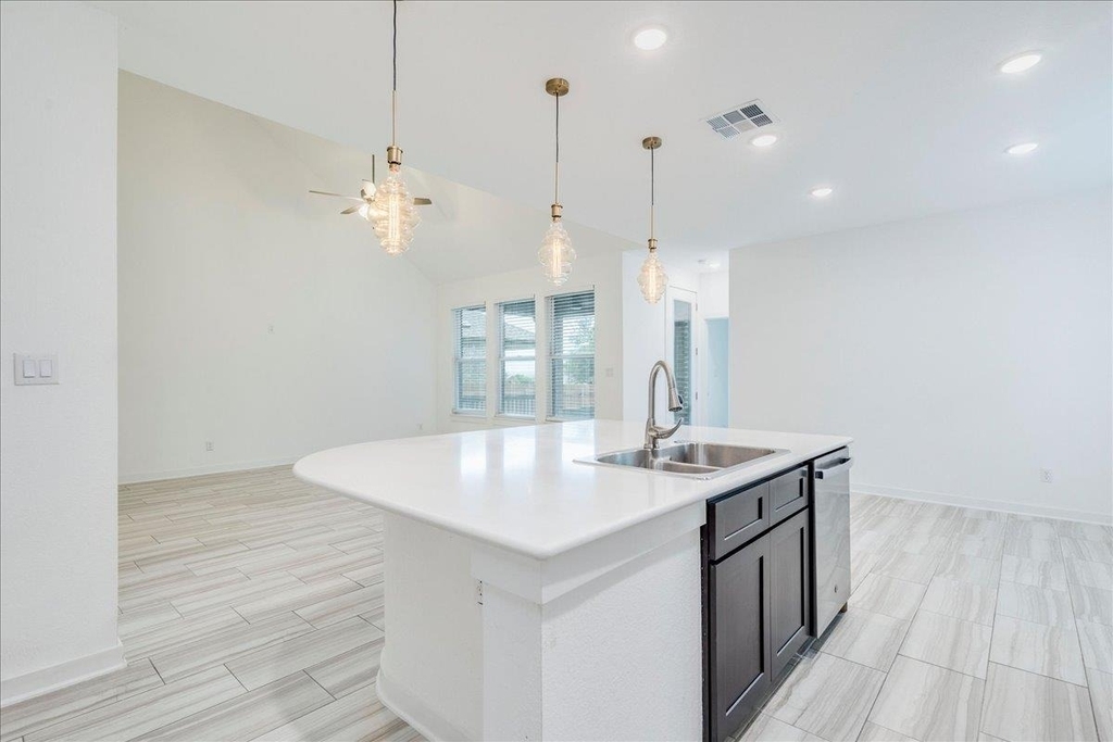 8008 Prairie Rye Dr - Photo 22