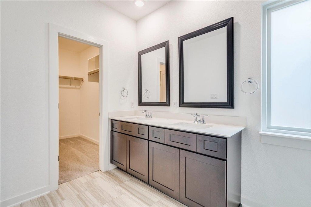8008 Prairie Rye Dr - Photo 8