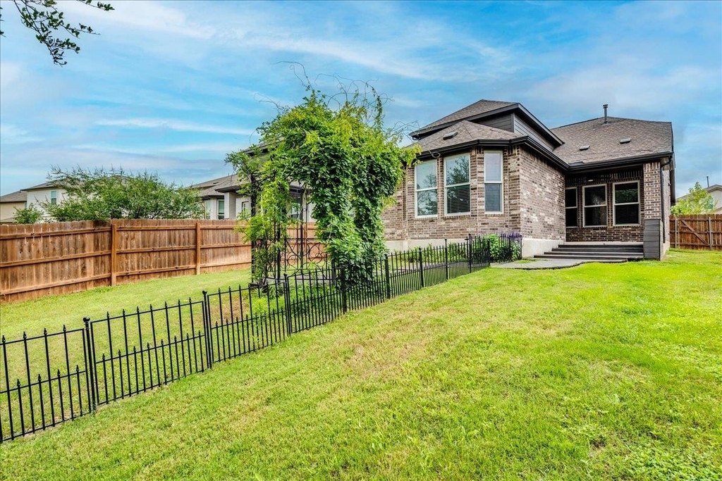 8008 Prairie Rye Dr - Photo 29