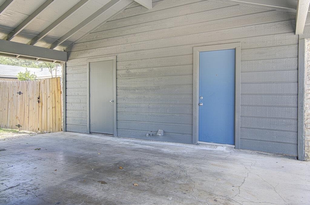 5703 Gloucester Ln - Photo 2